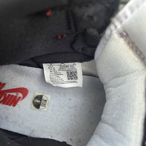 Jordan 1's Nike Air Jordan High Top Sneakers - Red and White - Picture 10 of 10